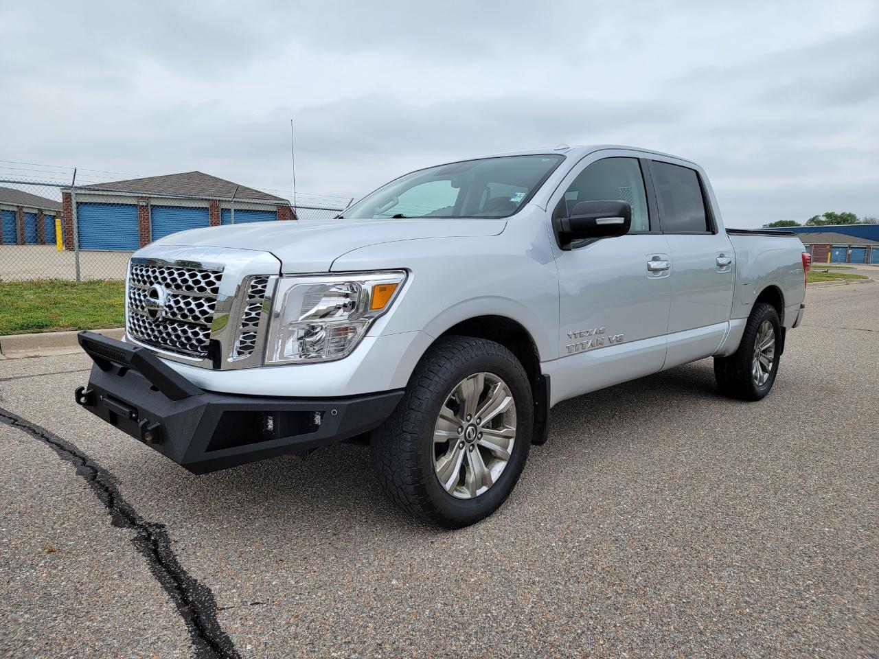 Nissan Titan 4x4 Crew Cab SV 2018