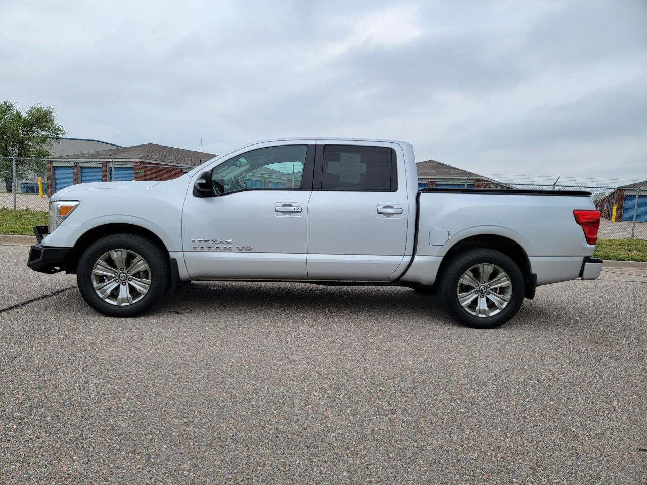Nissan Titan 4x4 Crew Cab SV 2018