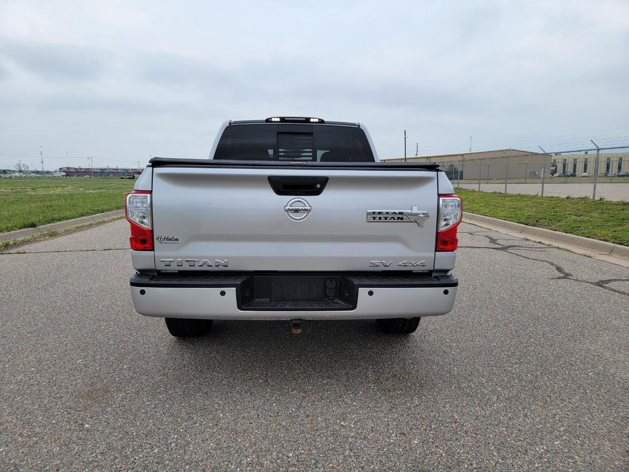 Nissan Titan 4x4 Crew Cab SV 2018