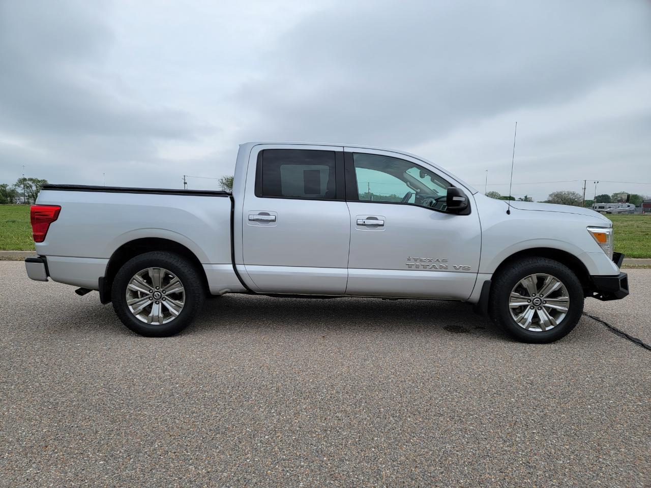 Nissan Titan 4x4 Crew Cab SV 2018