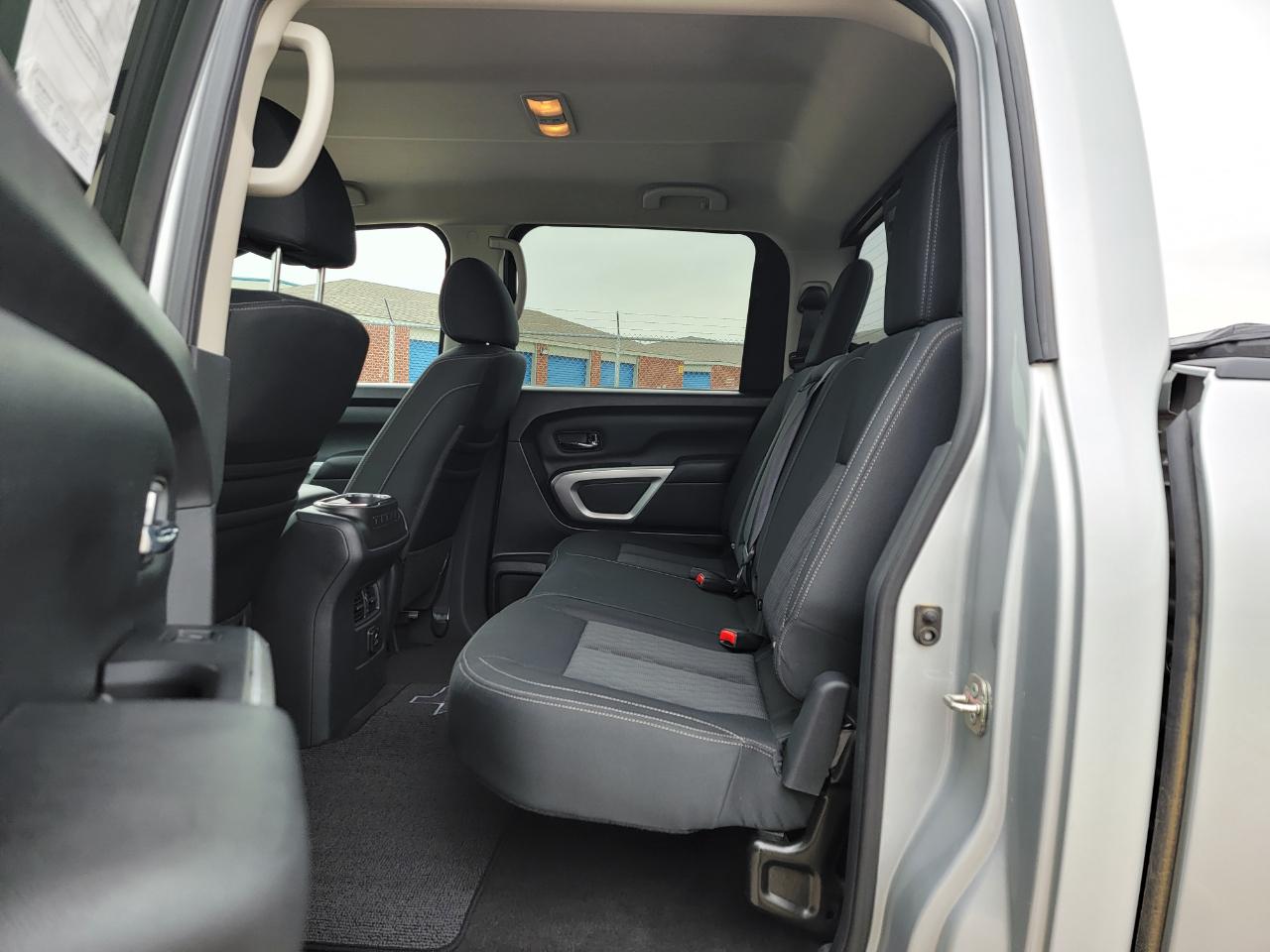 Nissan Titan 4x4 Crew Cab SV 2018