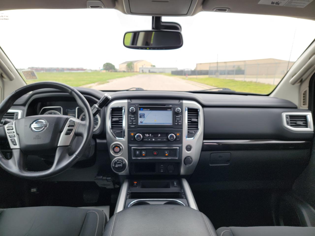 Nissan Titan 4x4 Crew Cab SV 2018