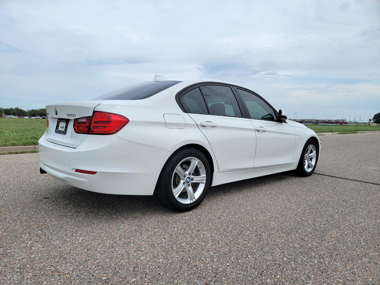 BMW 3 Series 4dr Sdn 320i xDrive AWD 2015
