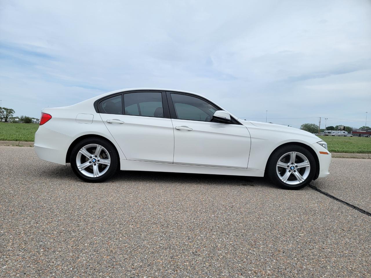 BMW 3 Series 4dr Sdn 320i xDrive AWD 2015