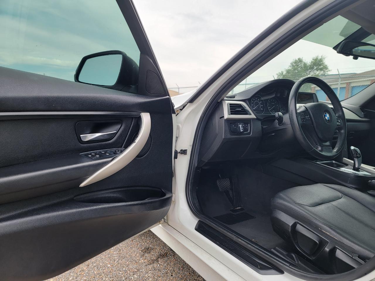 BMW 3 Series 4dr Sdn 320i xDrive AWD 2015