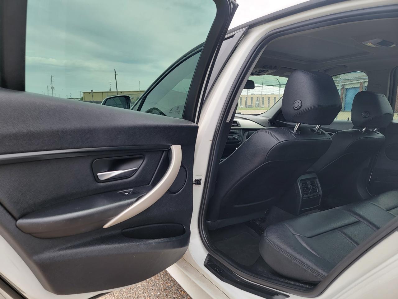 BMW 3 Series 4dr Sdn 320i xDrive AWD 2015