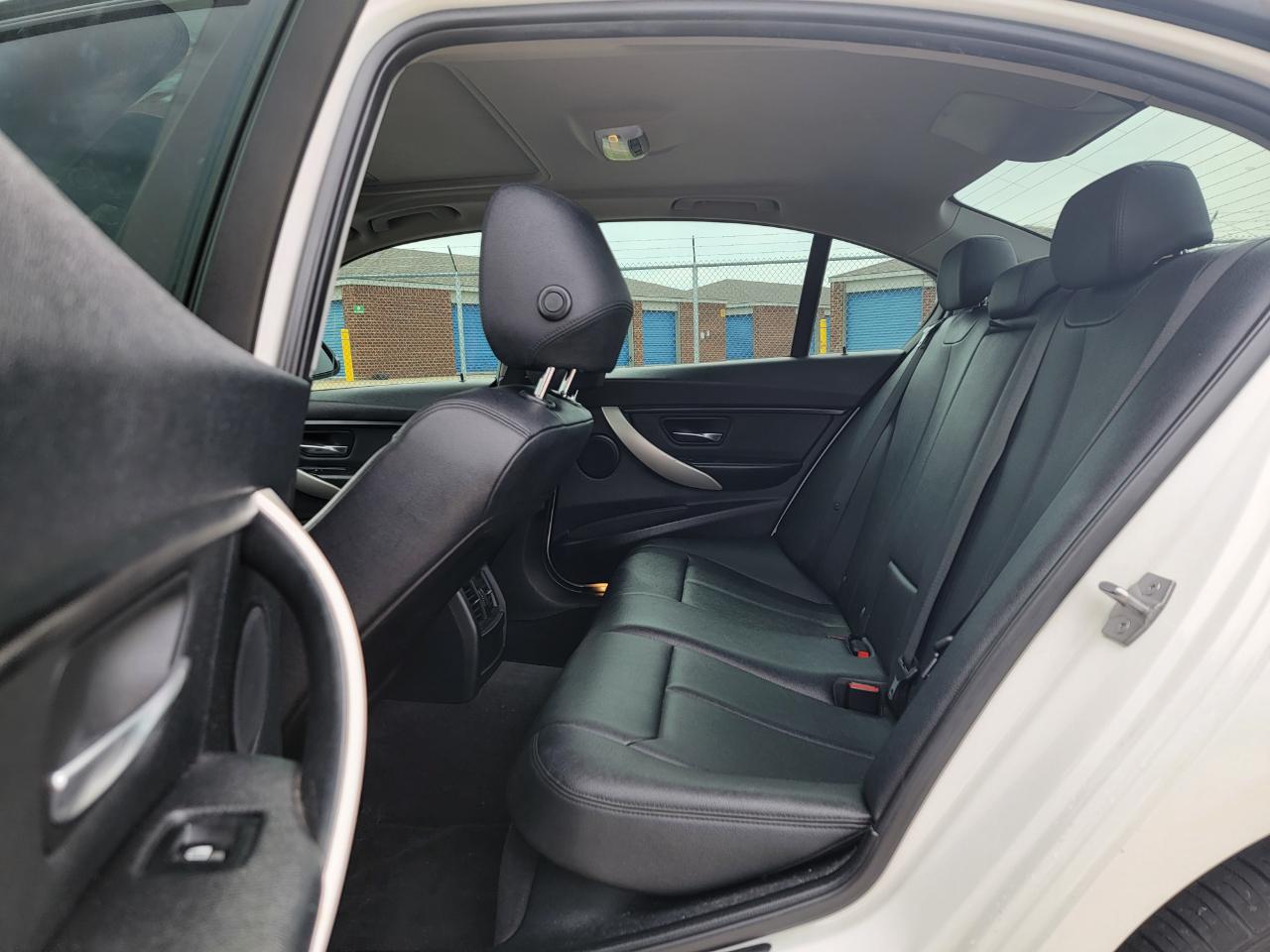 BMW 3 Series 4dr Sdn 320i xDrive AWD 2015