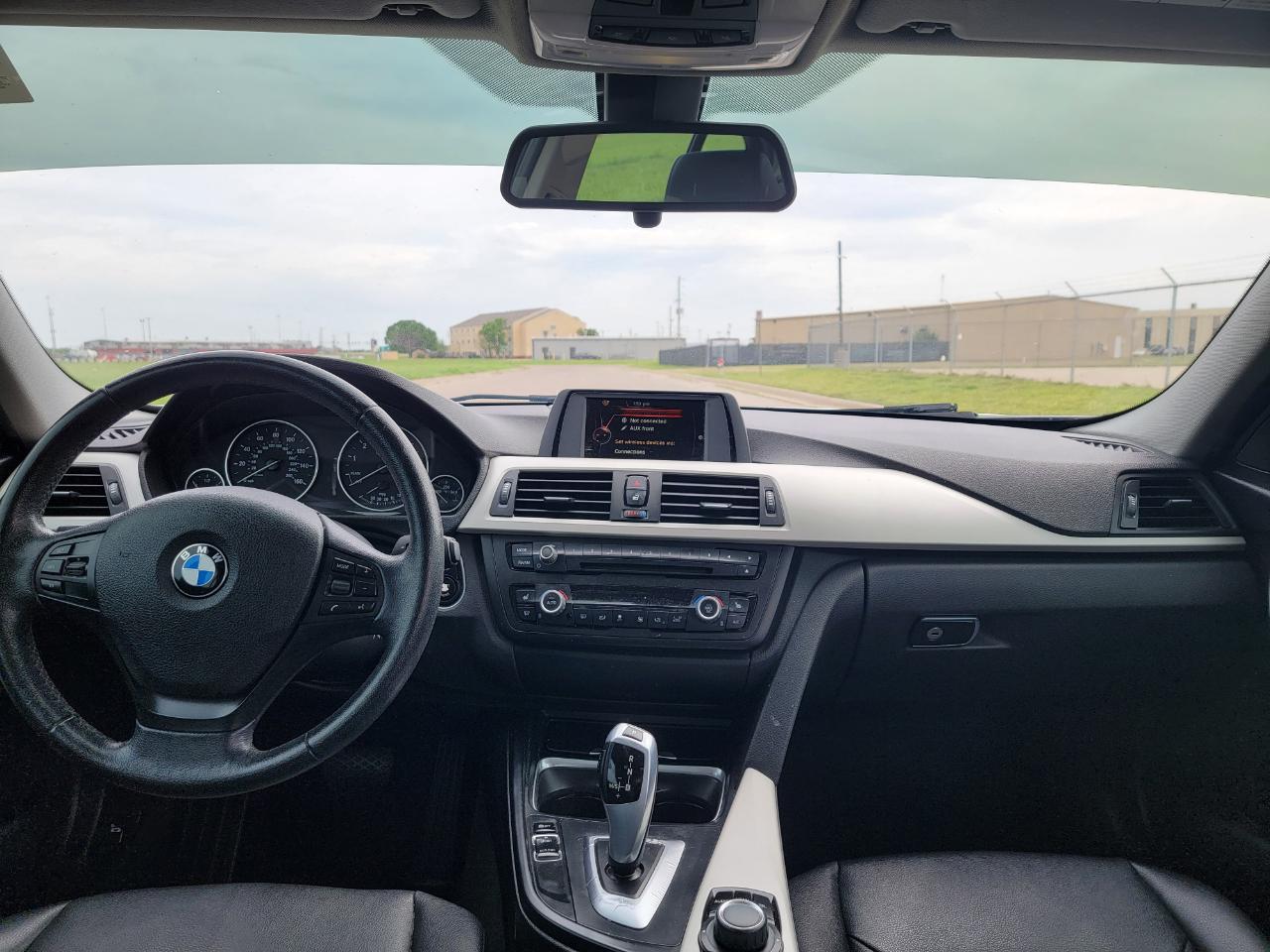 BMW 3 Series 4dr Sdn 320i xDrive AWD 2015