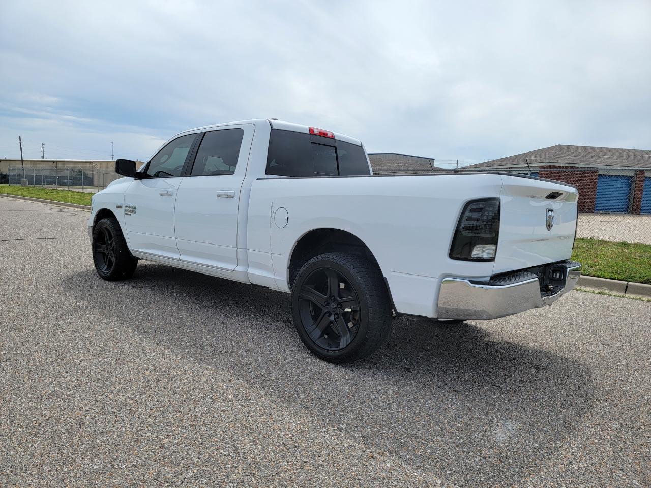 RAM 1500 Classic SLT 4x2 Crew Cab 6'4" Box 2019