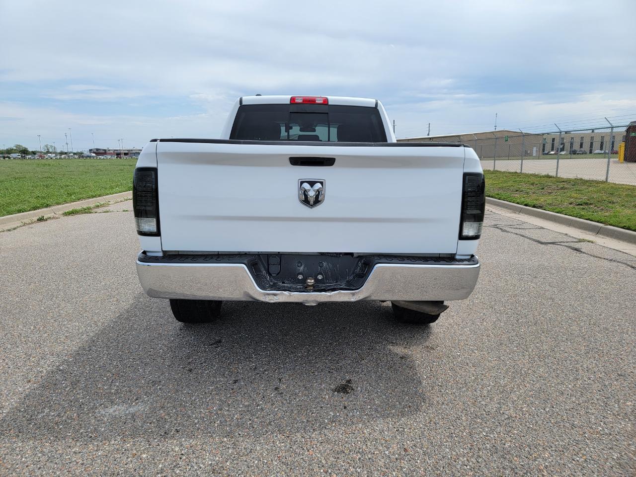RAM 1500 Classic SLT 4x2 Crew Cab 6'4" Box 2019