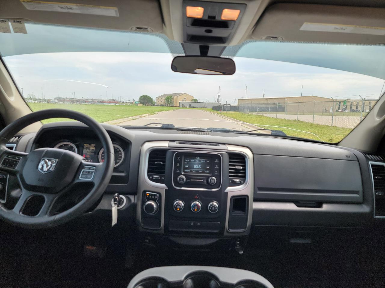 RAM 1500 Classic SLT 4x2 Crew Cab 6'4" Box 2019