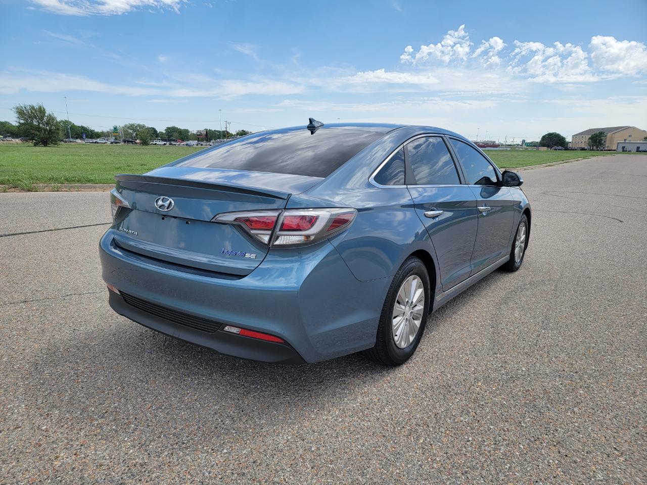 Hyundai Sonata Hybrid 4dr Sdn SE 2016