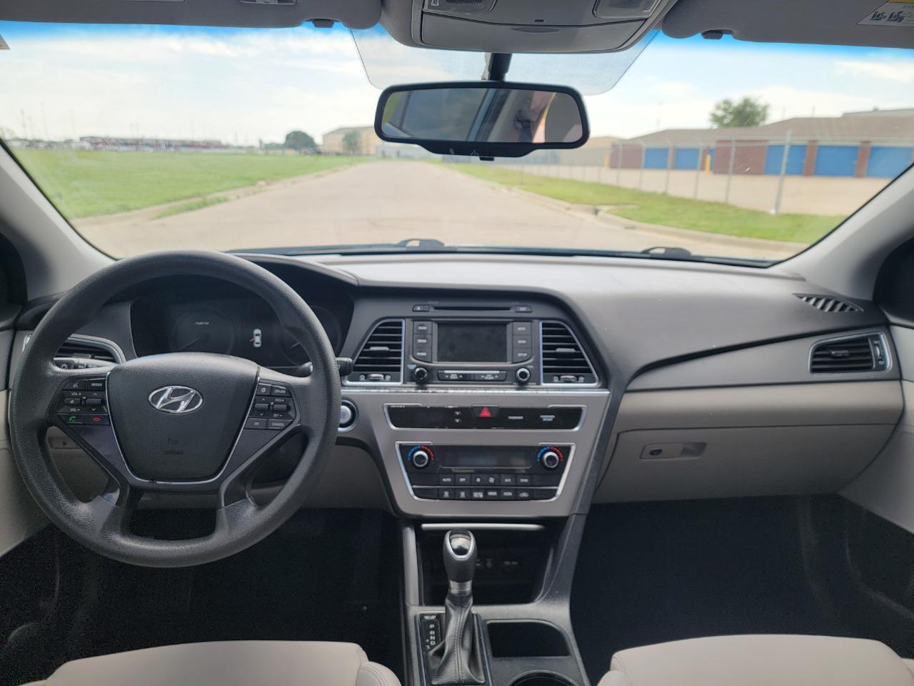 Hyundai Sonata Hybrid 4dr Sdn SE 2016