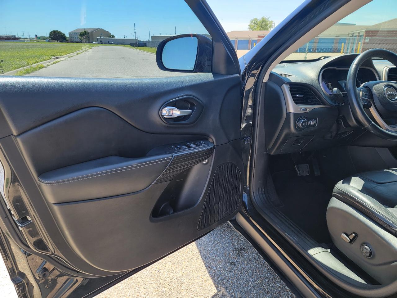 Jeep Cherokee FWD 4dr Limited 2015