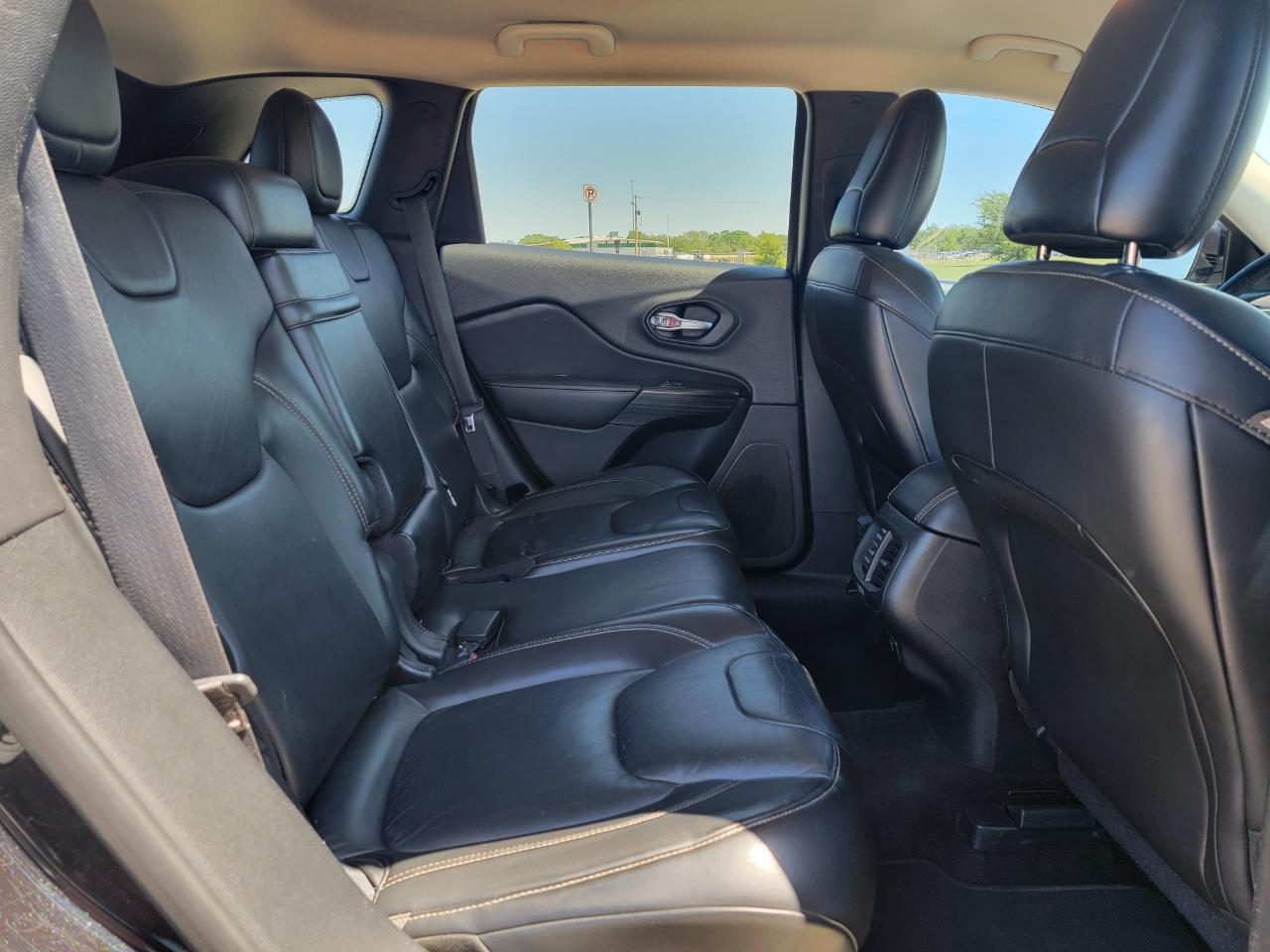 Jeep Cherokee FWD 4dr Limited 2015