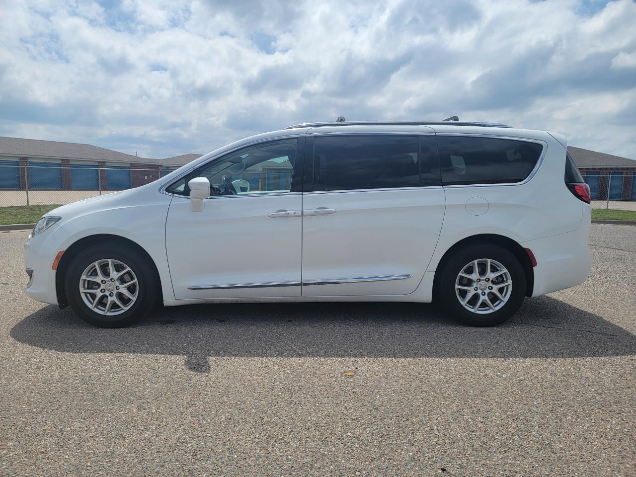Chrysler Pacifica Touring L FWD 2020