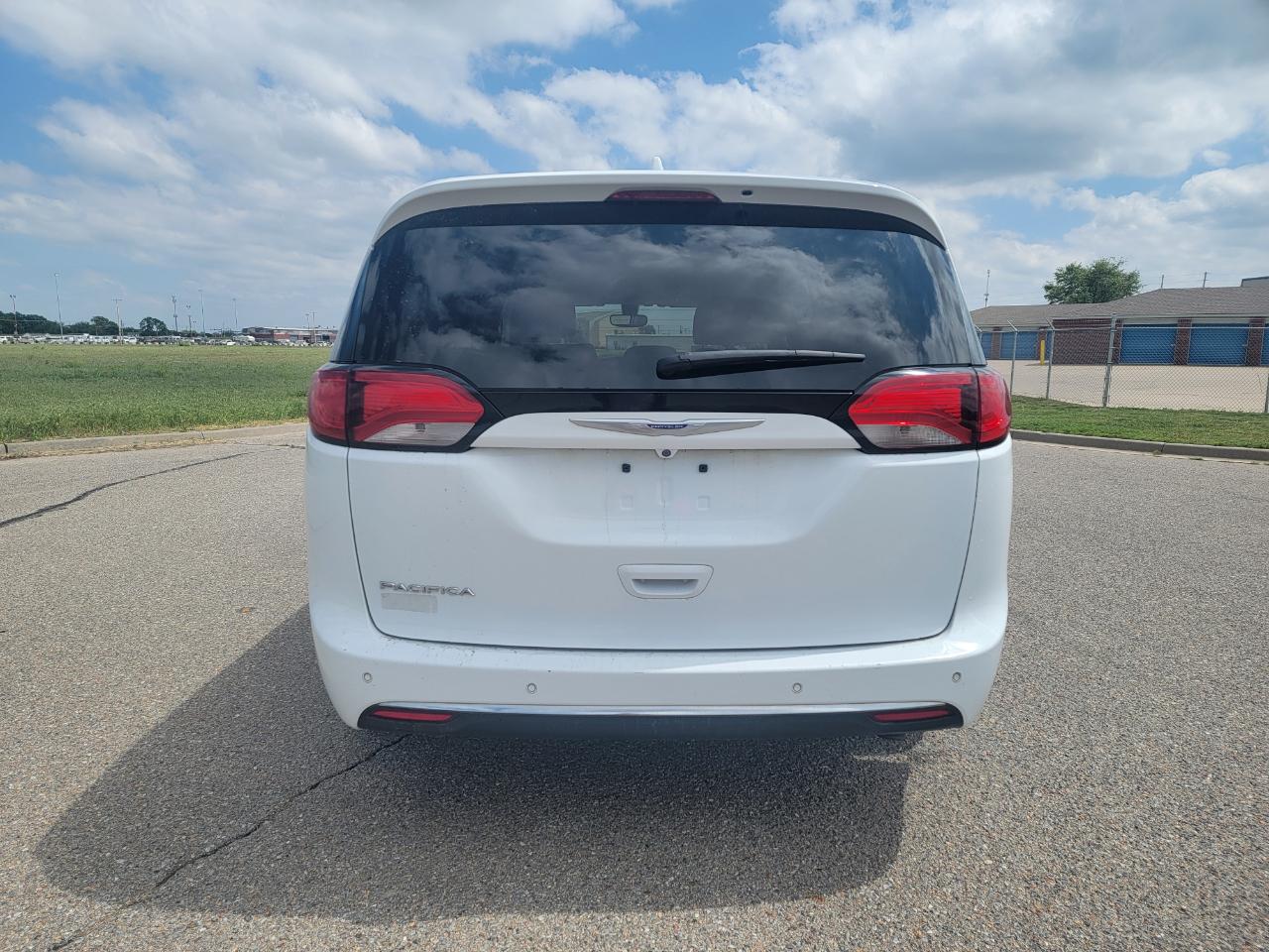 Chrysler Pacifica Touring L FWD 2020