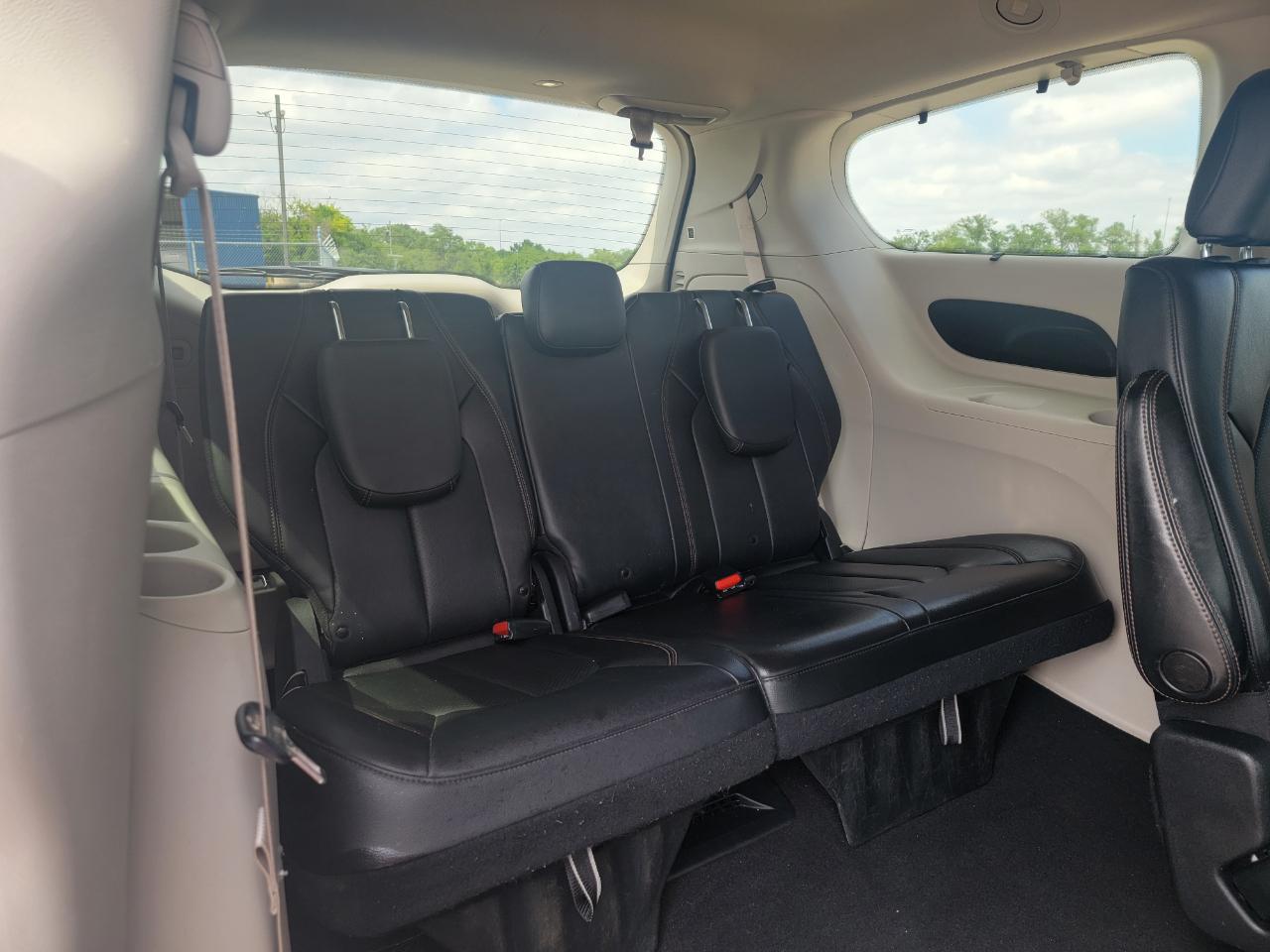 Chrysler Pacifica Touring L FWD 2020