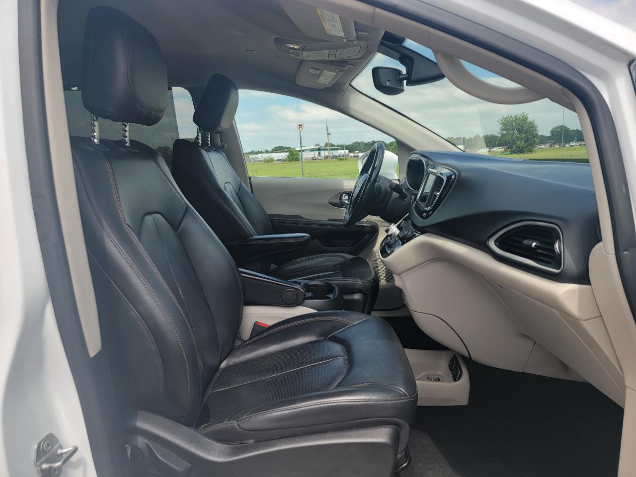 Chrysler Pacifica Touring L FWD 2020