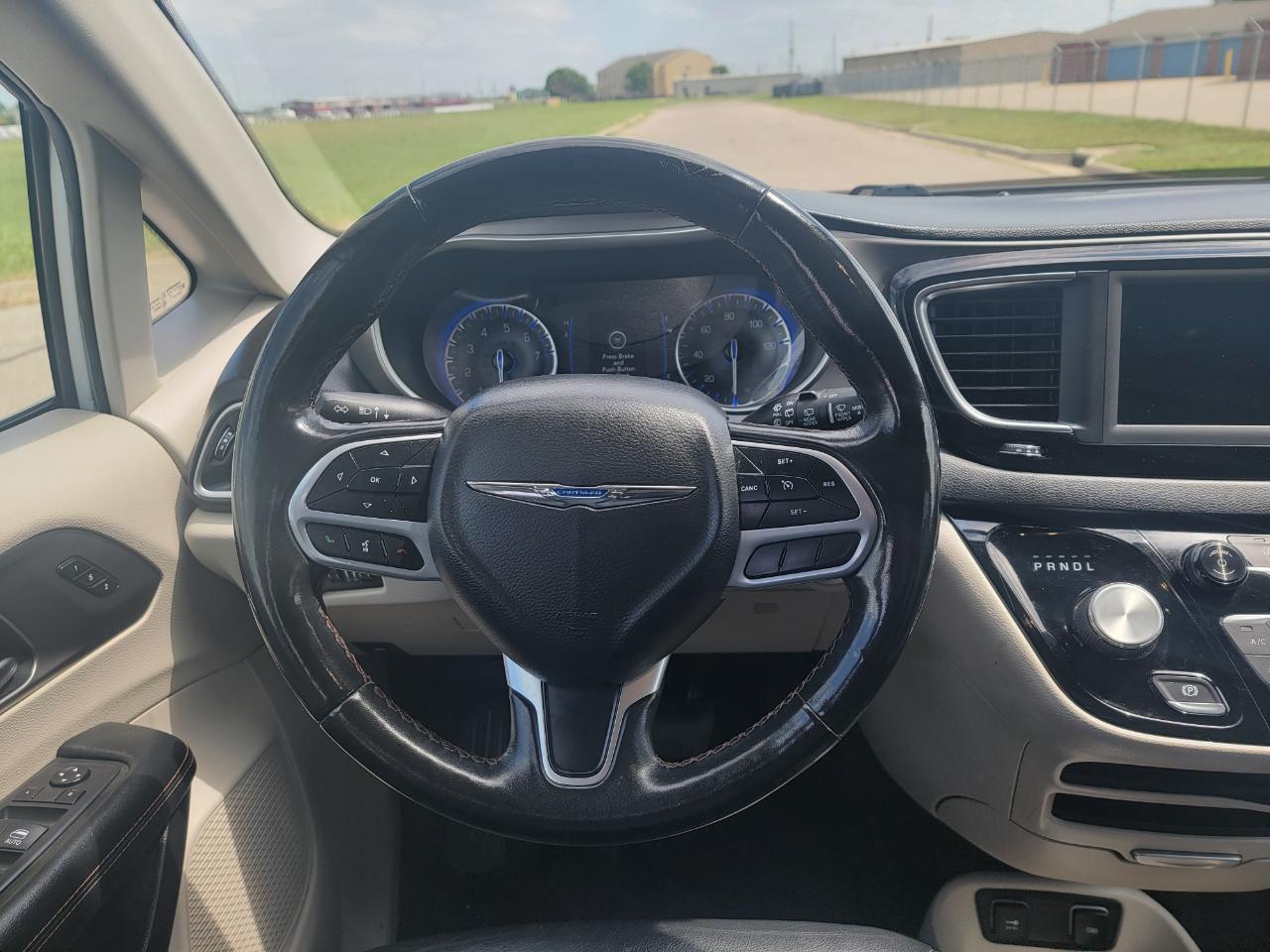 Chrysler Pacifica Touring L FWD 2020