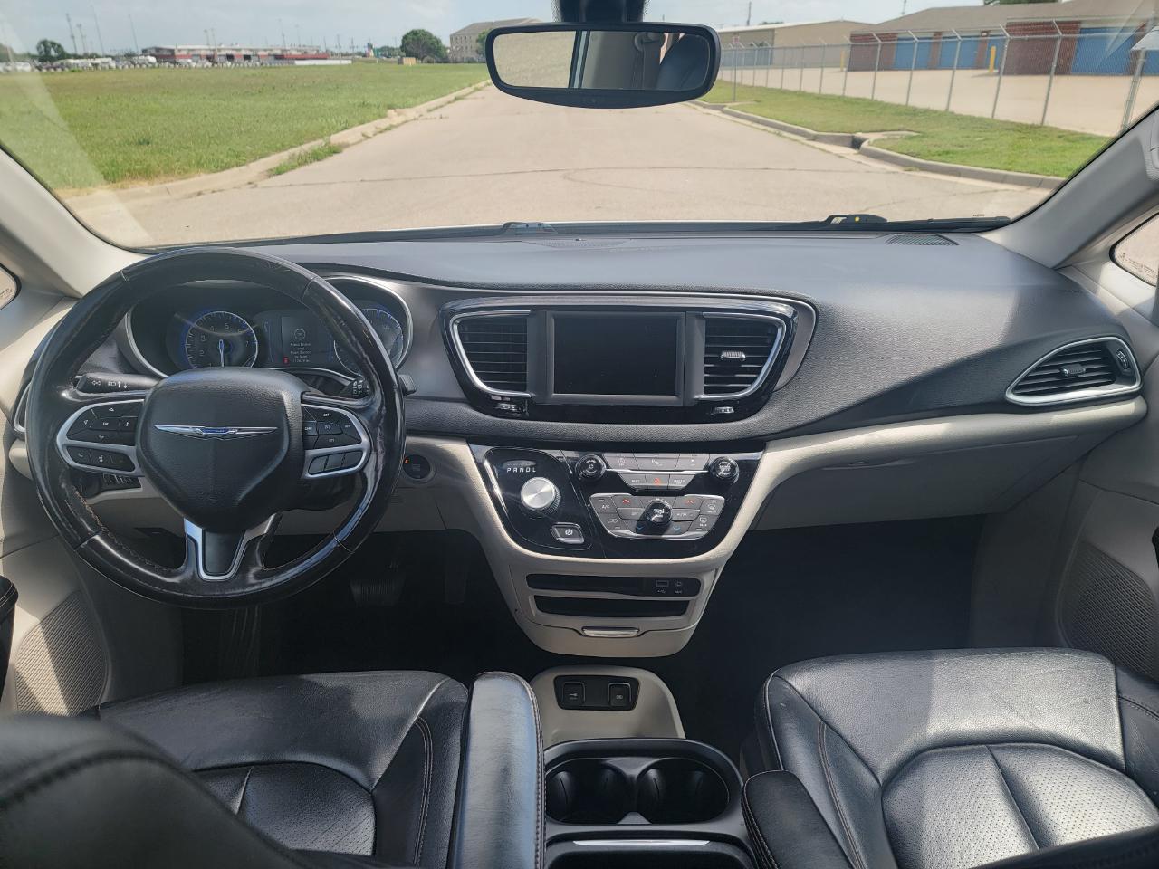 Chrysler Pacifica Touring L FWD 2020