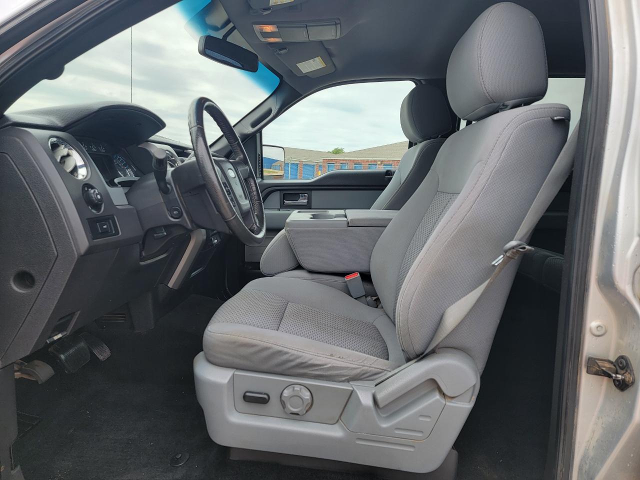 Ford F-150 4WD SuperCrew 145" Platinum 2012