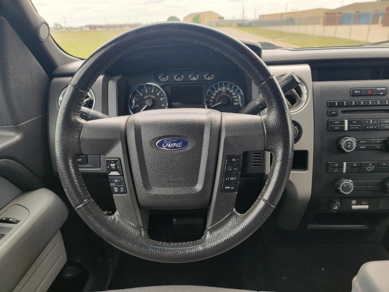 Ford F-150 4WD SuperCrew 145" Platinum 2012