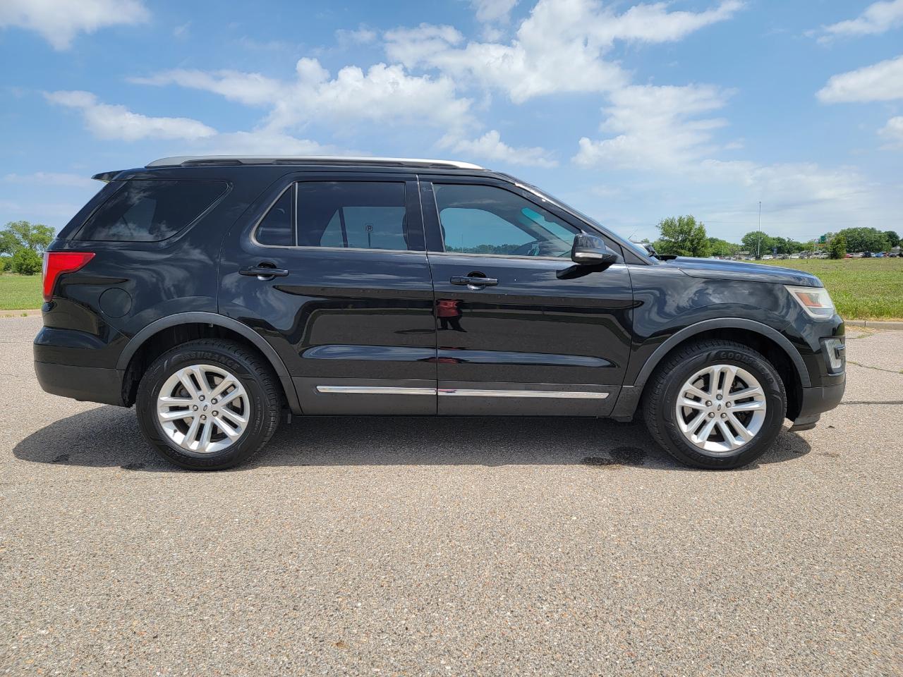 Ford Explorer XLT FWD 2017
