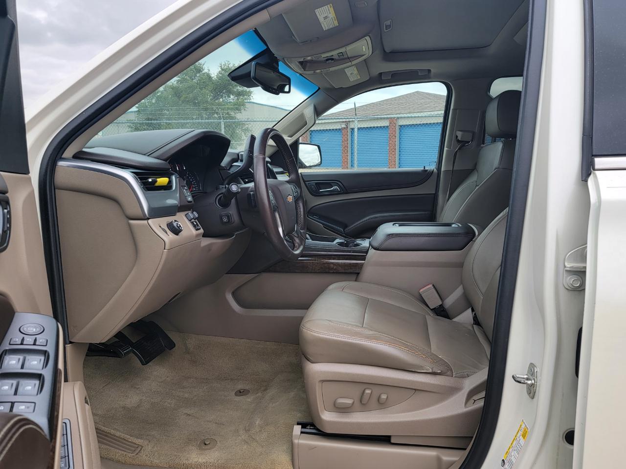 Chevrolet Suburban 2WD 4dr LT 2015