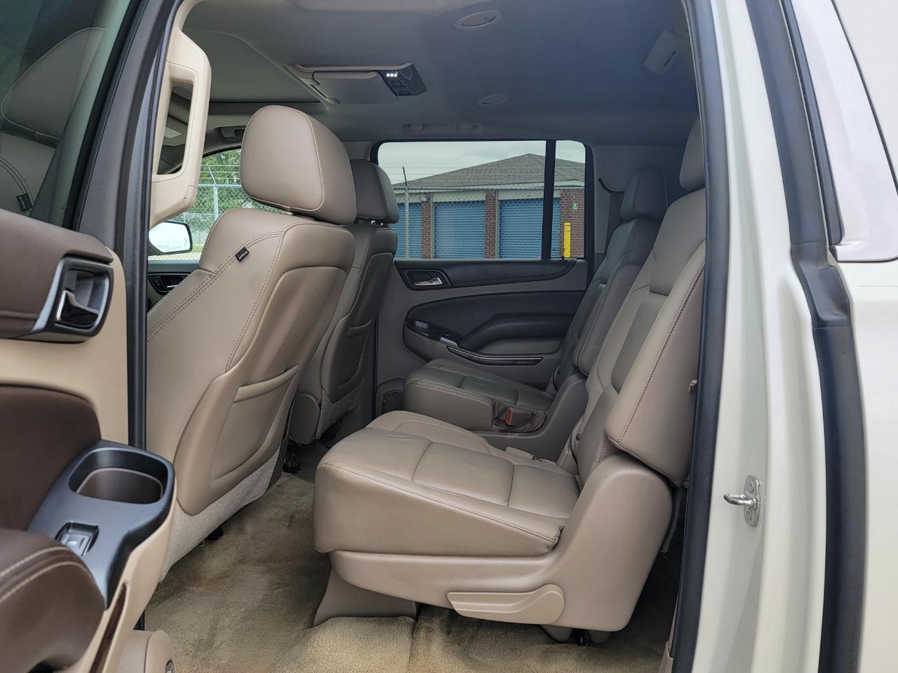Chevrolet Suburban 2WD 4dr LT 2015