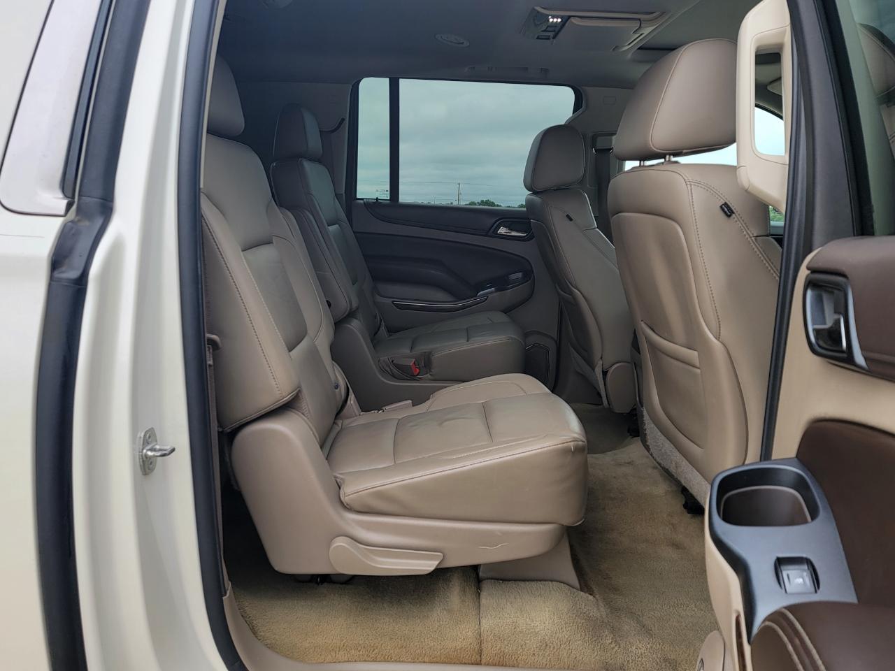 Chevrolet Suburban 2WD 4dr LT 2015