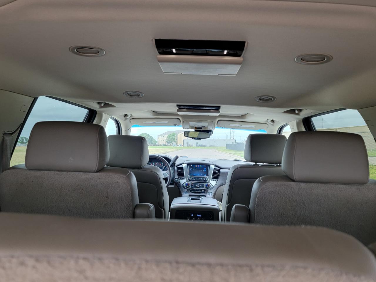 Chevrolet Suburban 2WD 4dr LT 2015