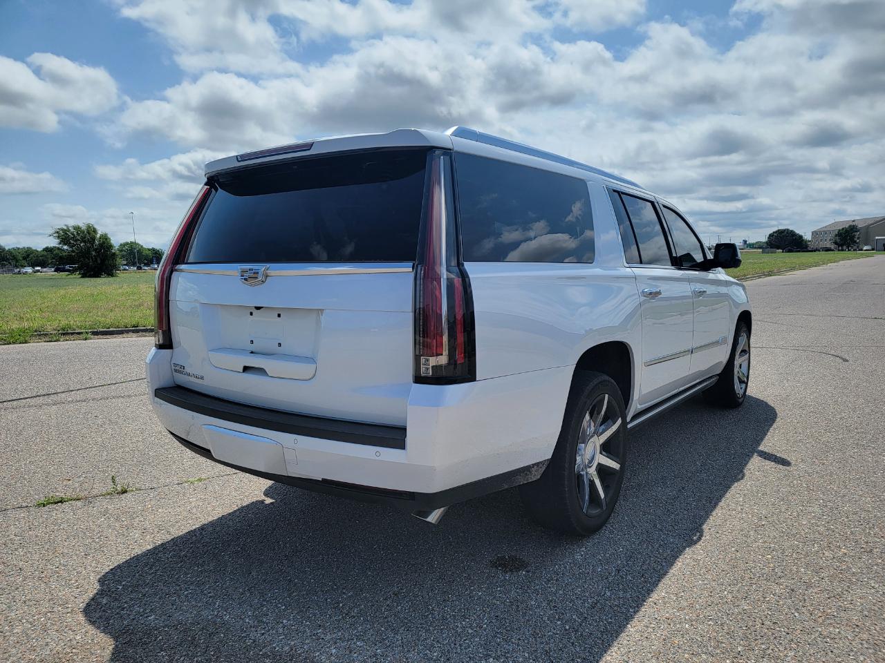 Cadillac Escalade ESV 4WD 4dr Premium Collection 2016