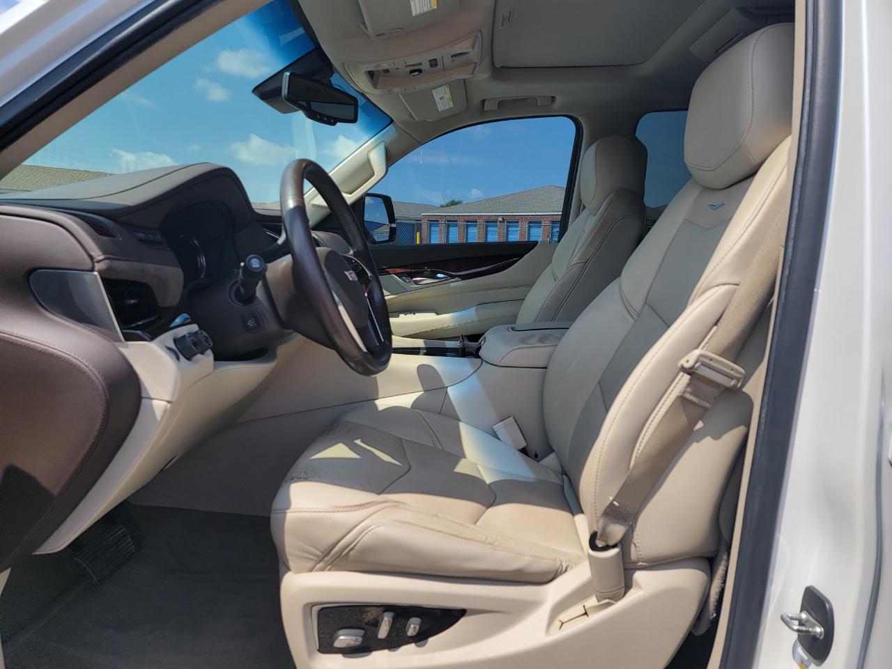Cadillac Escalade ESV 4WD 4dr Premium Collection 2016
