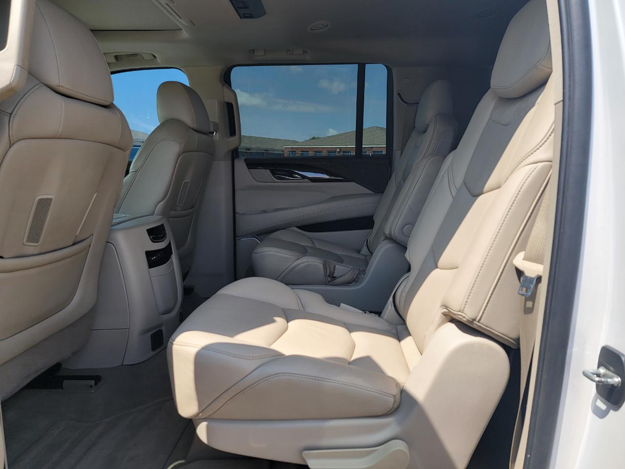 Cadillac Escalade ESV 4WD 4dr Premium Collection 2016
