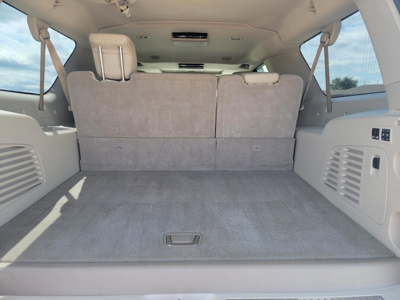 Cadillac Escalade ESV 4WD 4dr Premium Collection 2016