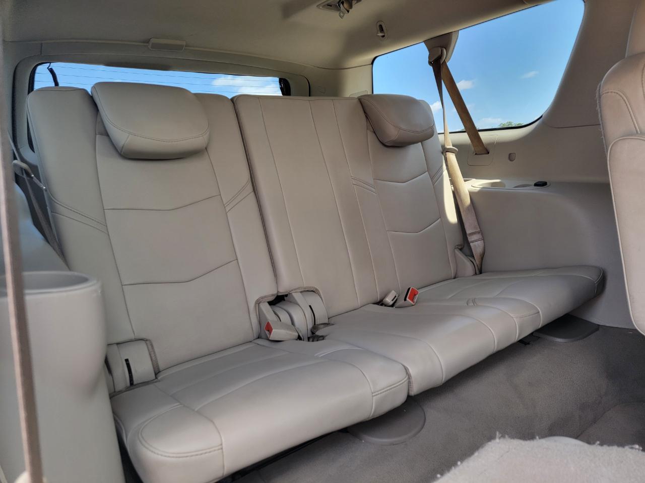 Cadillac Escalade ESV 4WD 4dr Premium Collection 2016