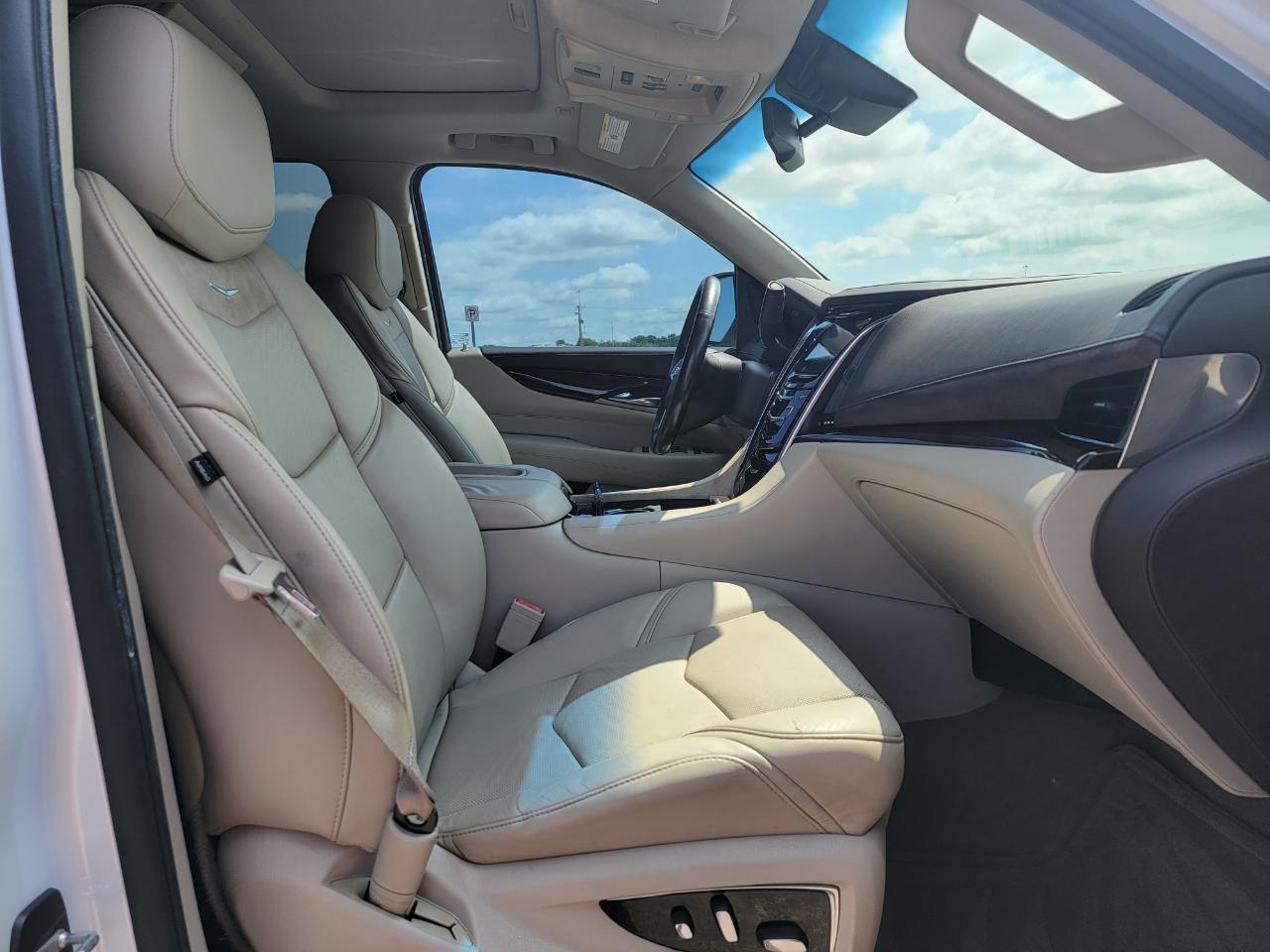 Cadillac Escalade ESV 4WD 4dr Premium Collection 2016