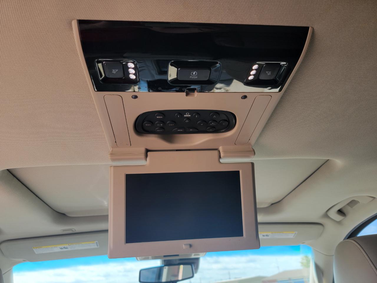 Cadillac Escalade ESV 4WD 4dr Premium Collection 2016