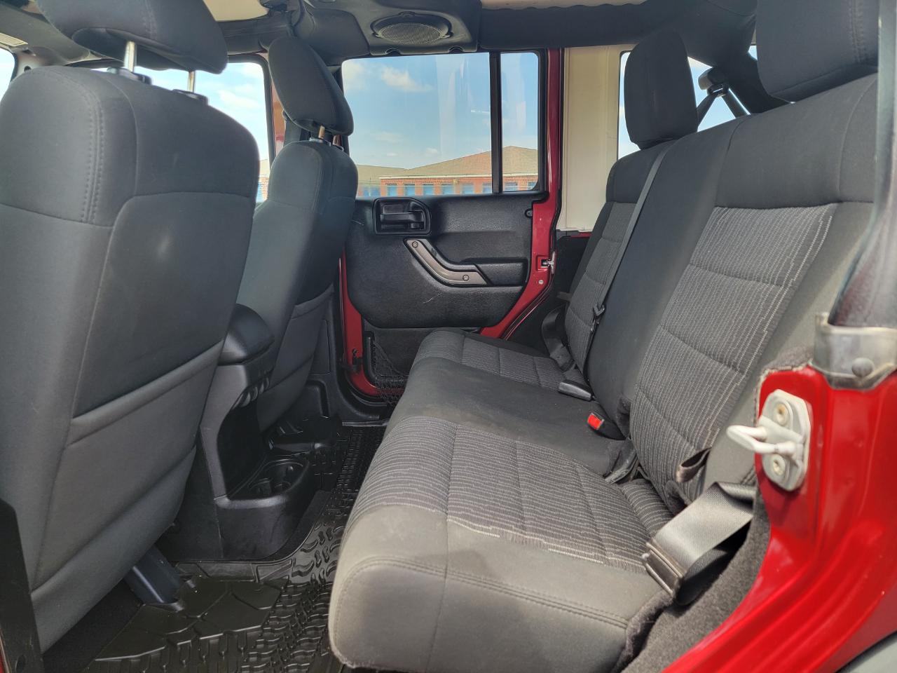 Jeep Wrangler Unlimited 4WD 4dr Sport 2012