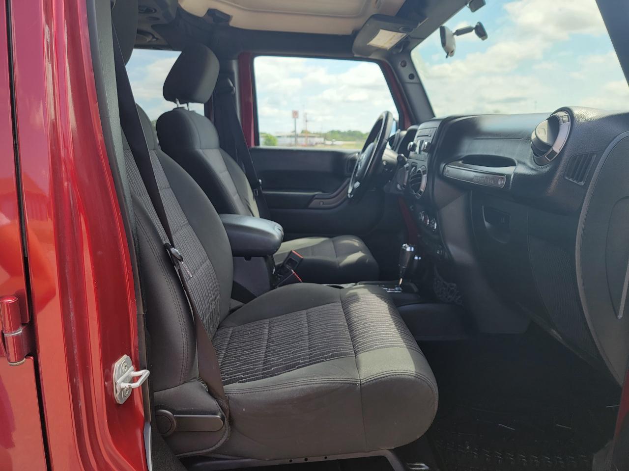 Jeep Wrangler Unlimited 4WD 4dr Sport 2012
