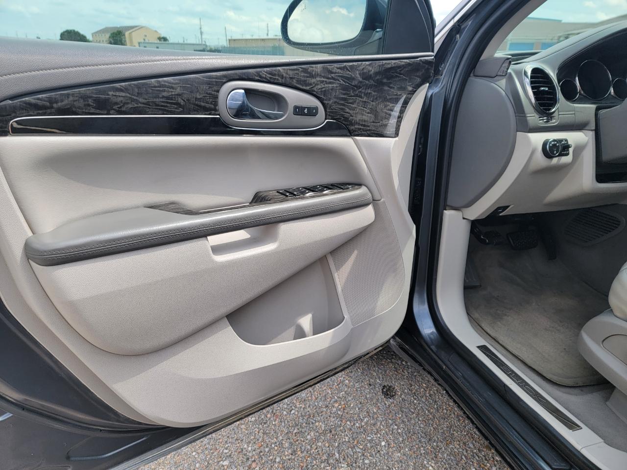 Buick Enclave FWD 4dr Leather 2014