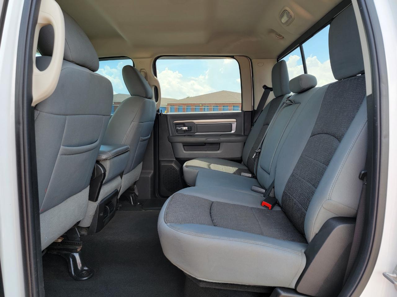 RAM 1500 2WD Crew Cab 140.5" Lone Star 2014