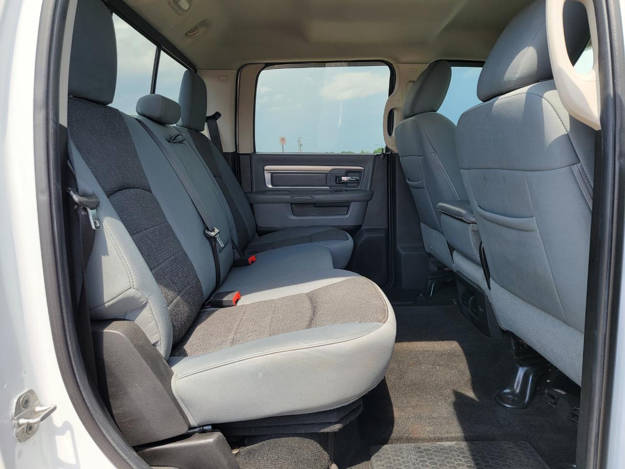 RAM 1500 2WD Crew Cab 140.5" Lone Star 2014