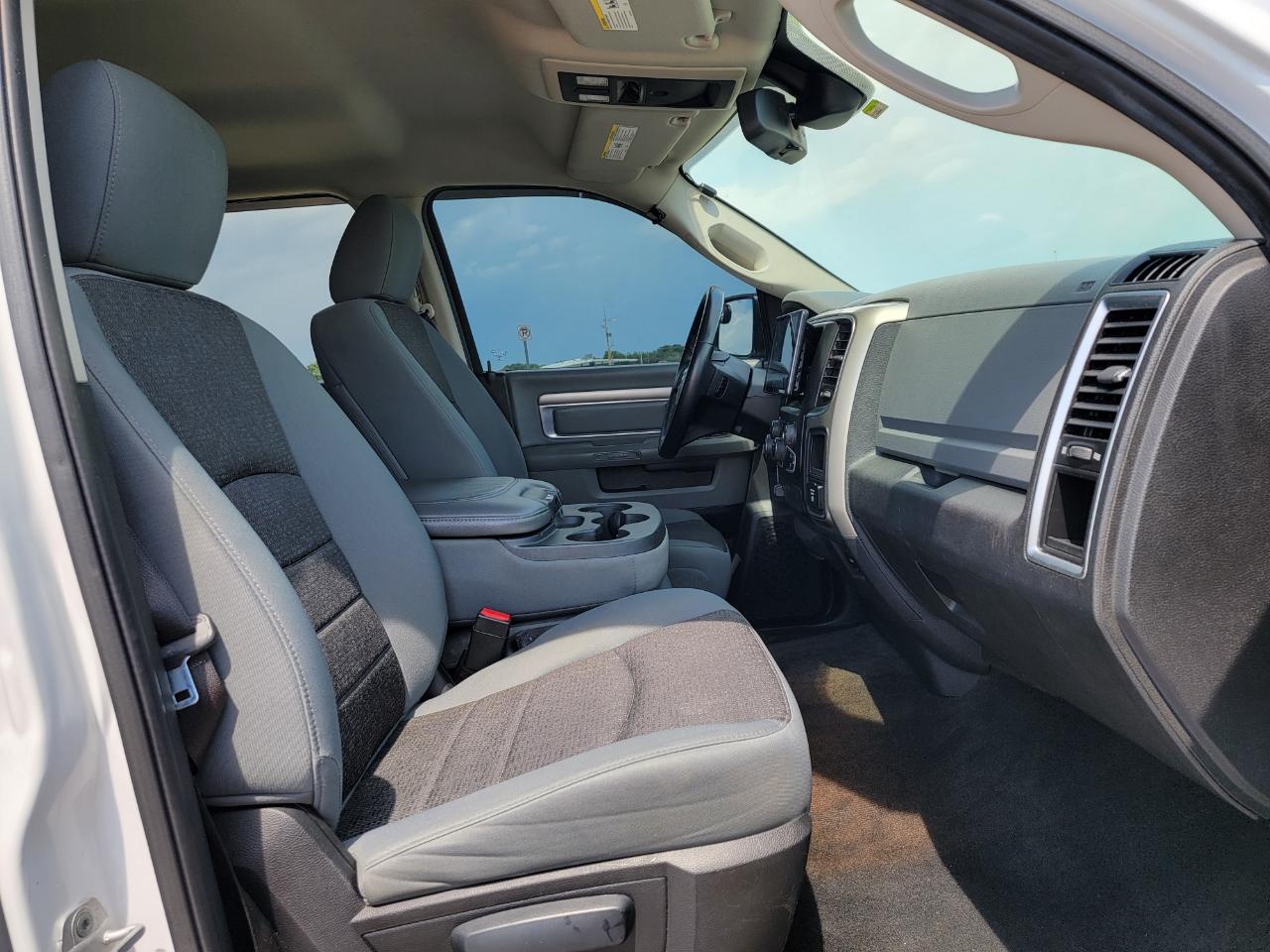 RAM 1500 2WD Crew Cab 140.5" Lone Star 2014