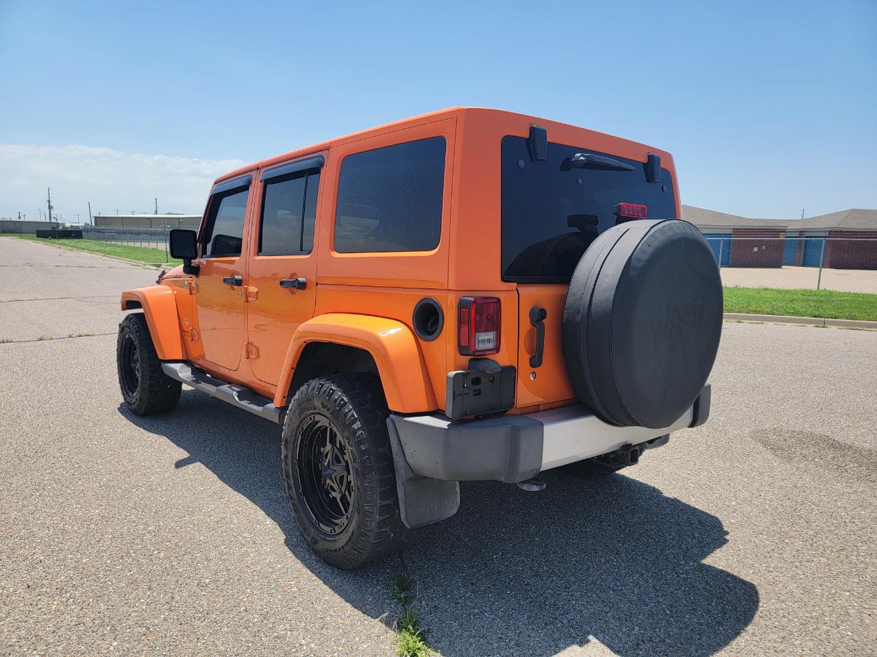 Jeep Wrangler Unlimited 4WD 4dr Sahara 2012