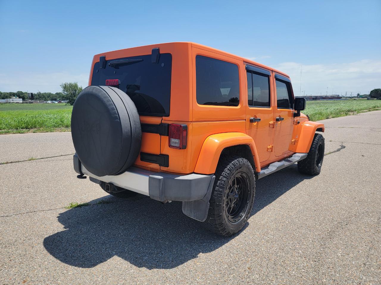 Jeep Wrangler Unlimited 4WD 4dr Sahara 2012