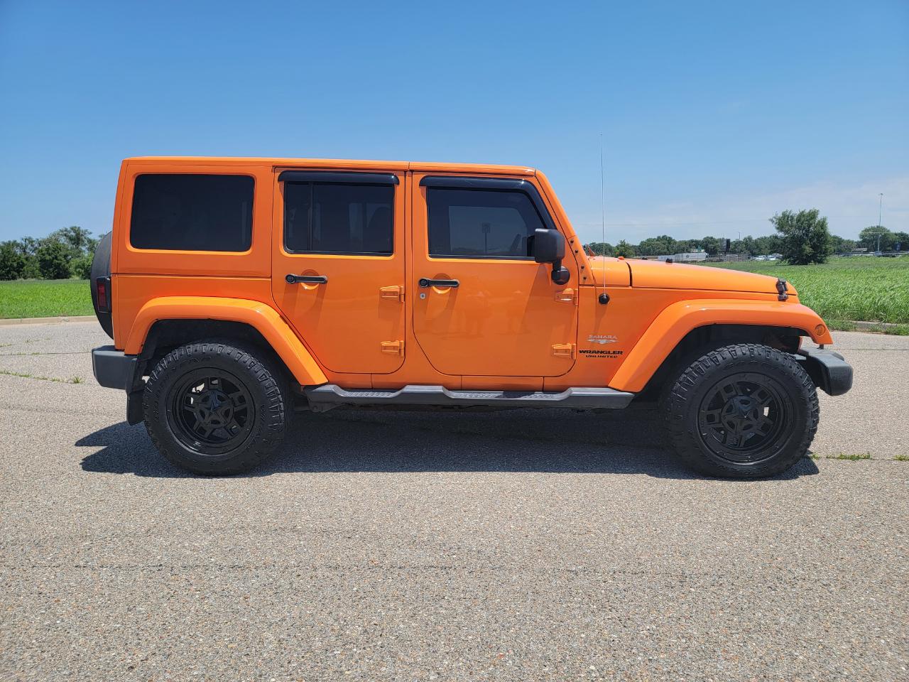 Jeep Wrangler Unlimited 4WD 4dr Sahara 2012