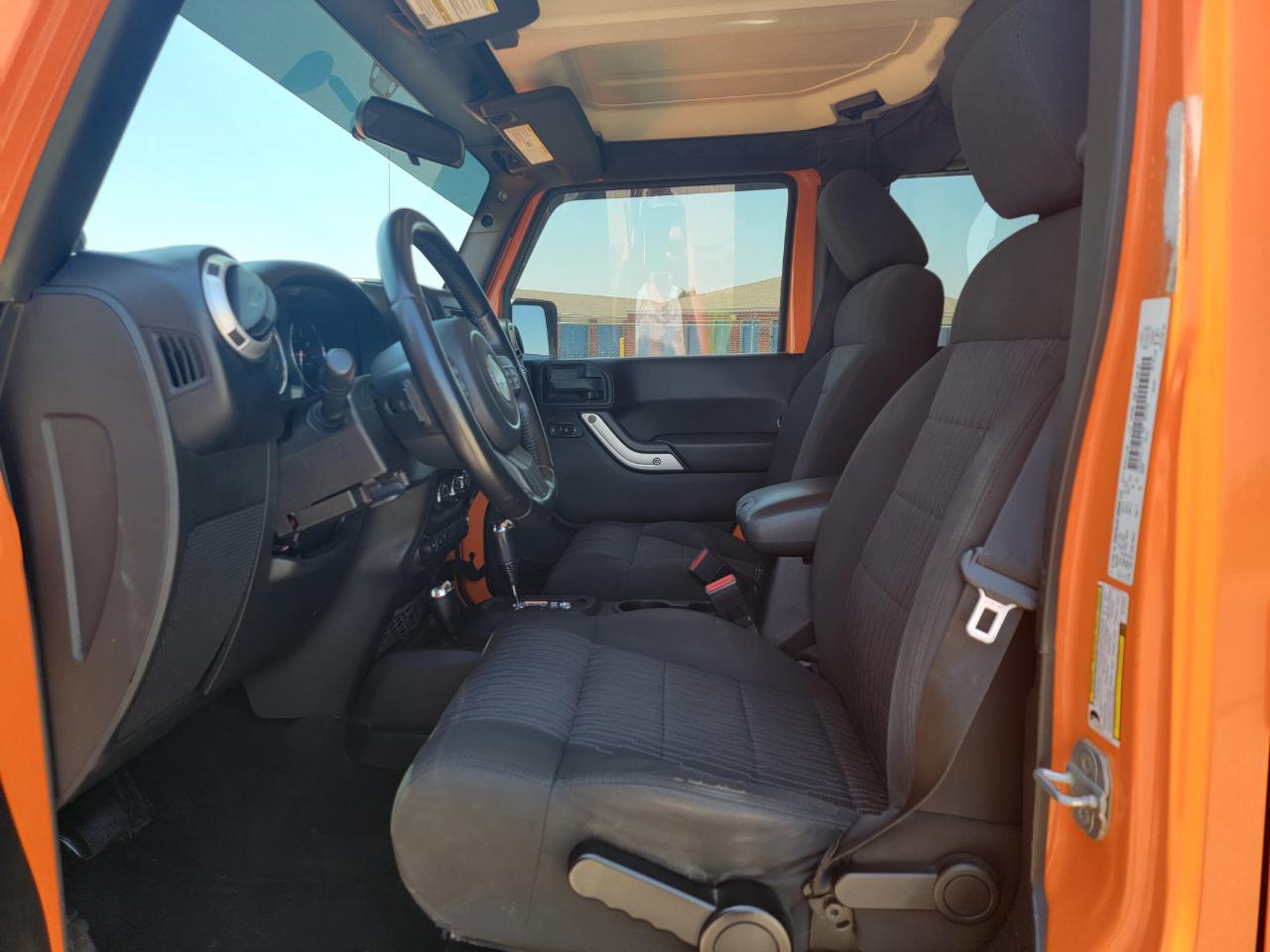 Jeep Wrangler Unlimited 4WD 4dr Sahara 2012