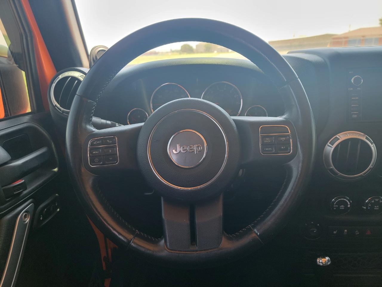 Jeep Wrangler Unlimited 4WD 4dr Sahara 2012